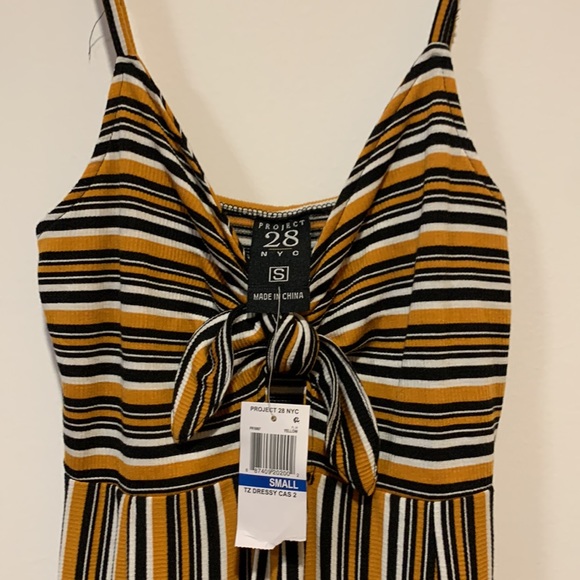 Jumpsuit size small - Picture 2 of 3